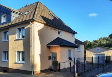 Einfamilienhaus mit Garage und großem Grundstück in Hemer