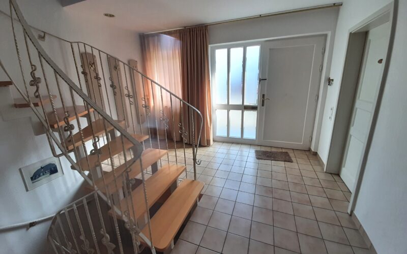 Die Empfangshalle für den Besuch des Einfamilienhauses in Iserlohn