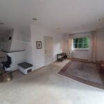 Der Essbereich ist teil des Wohnzimmer. Hier finden viele Feiern statt. Es besteht eine Verbindung zur Küche und zur Terrasse mit Blick in den Garten