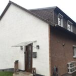 Hauseingang des Einfamilien-Reihenendhauses in Hemer mit Überdachung