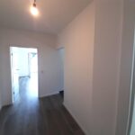 Die Diele mit Blickrichtung Wohnzimmer und Balkon