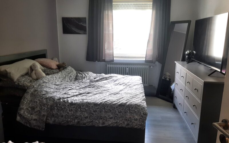 Schlafzimmer der Mietwohnung in Iserlohn. Interessenten wenden sich gerne an WZ-Immobilien- Immobilienmakler für Iserlohn