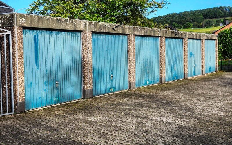 Zur Wohnanlage gehörender Garagenhof in Iserlohn-Letmathe