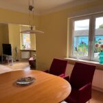 Wohnzimmer mit Erker. Eine Seltenheit mit Charm. Dieses Haus verkauft Wz-Immobilien. Ihr Makler für Iserlohn, Hemer, Menden, Hagen und Umgebung ist auch in Fröndenberg tätig.