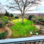 Aussicht über Garten und Landschaft vom Balkon des Einfamilienhauses in Iserlohn-Hennen