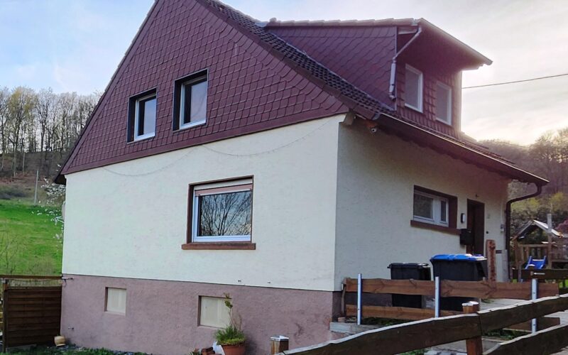Einfamilienhaus am Waldrand in Hemer zu verkaufen. Sie möchten eine Haus in Hemer kaufen? Jetzt Besichtigung vereinbaren.