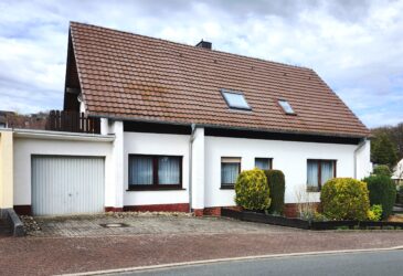 Zweifamilienhaus in Hemer kaufen ? -hier ist Ihr neues Zuhause auf einem großen Grundstück in Hemer-Stübecken