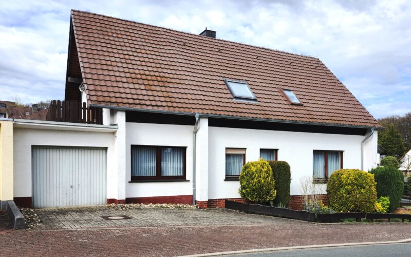 Zweifamilienhaus in Hemer kaufen ? -hier ist Ihr neues Zuhause auf einem großen Grundstück in Hemer-Stübecken