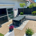Diese Aufgeräumte Terrasse gehört zu einem Einfamilienhaus in Drüpplingsen das von WZ-Immobilien verkauft wird. Interessenten melden sich gerne zur Besichtigung