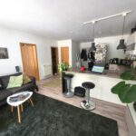 Wohnzimmer mit Küche und Essbereich im Appartement in Iserlohn-Sümmern