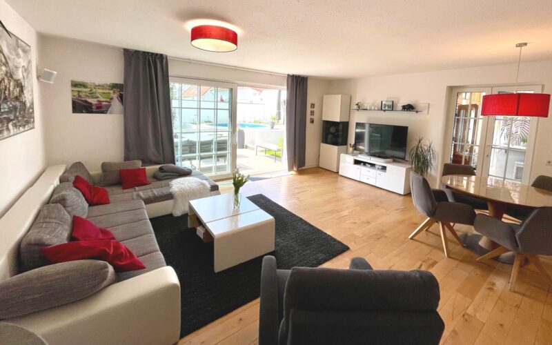 Das Wohnzimmer ist der Mittelpunkt des Einfamilienhauses in Iserlohn-Drüpplingsen