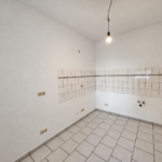 geräumige Küche in renoviertem Zustand. Hier ist viel Platz